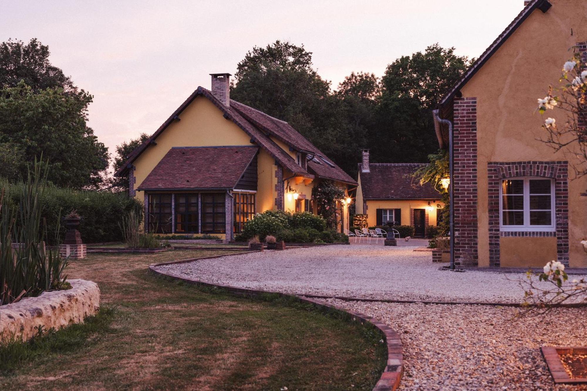 Hotel Les Callots - Maison D'Hotes Champignelles Exteriér fotografie